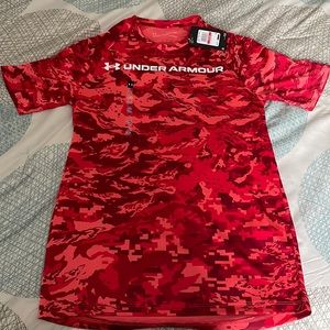 Boys under Armour shirt